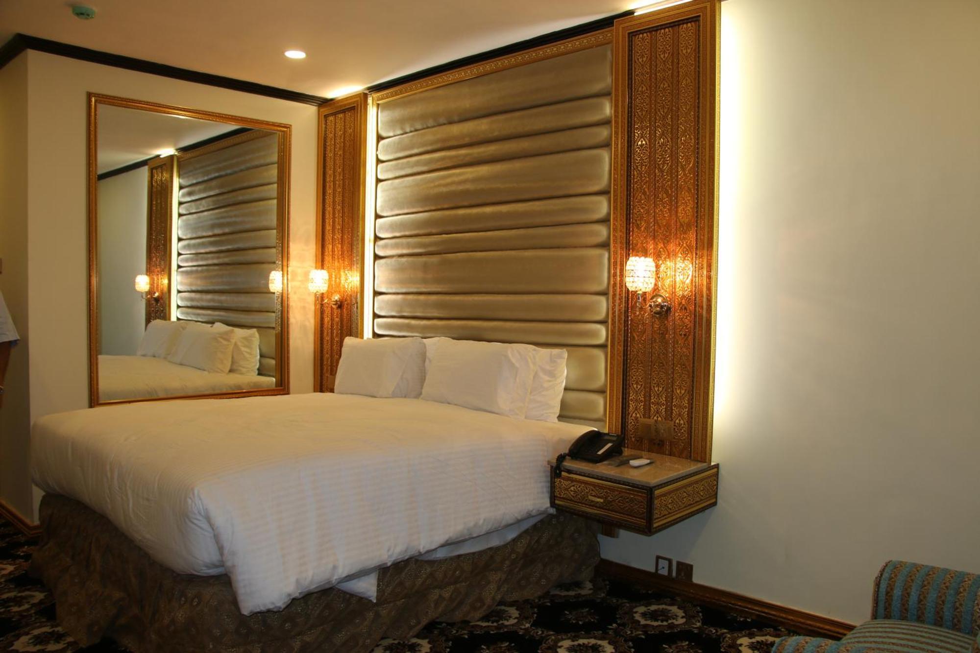 Indus Hotel Hyderabad Eksteriør billede