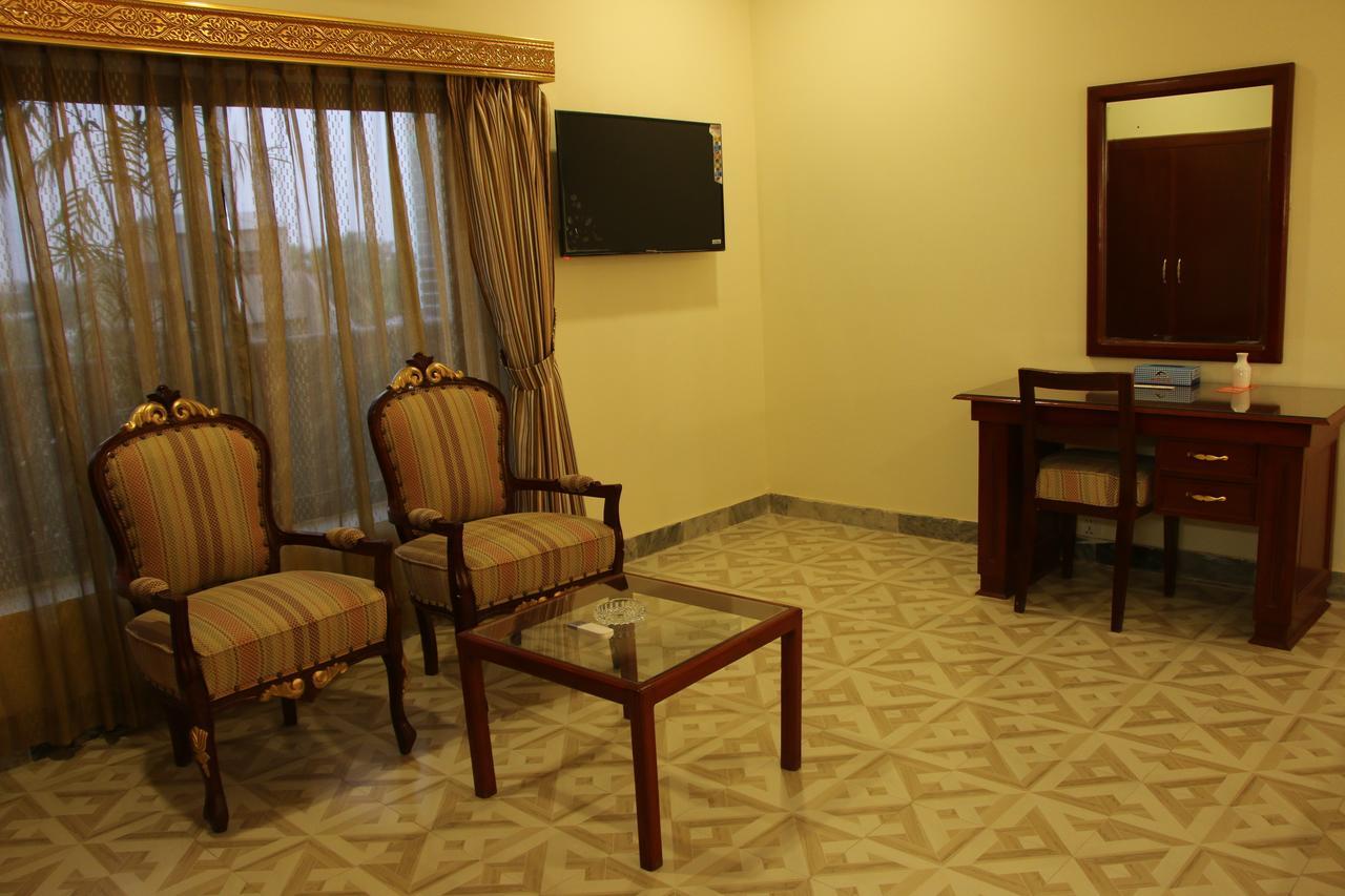 Indus Hotel Hyderabad Eksteriør billede