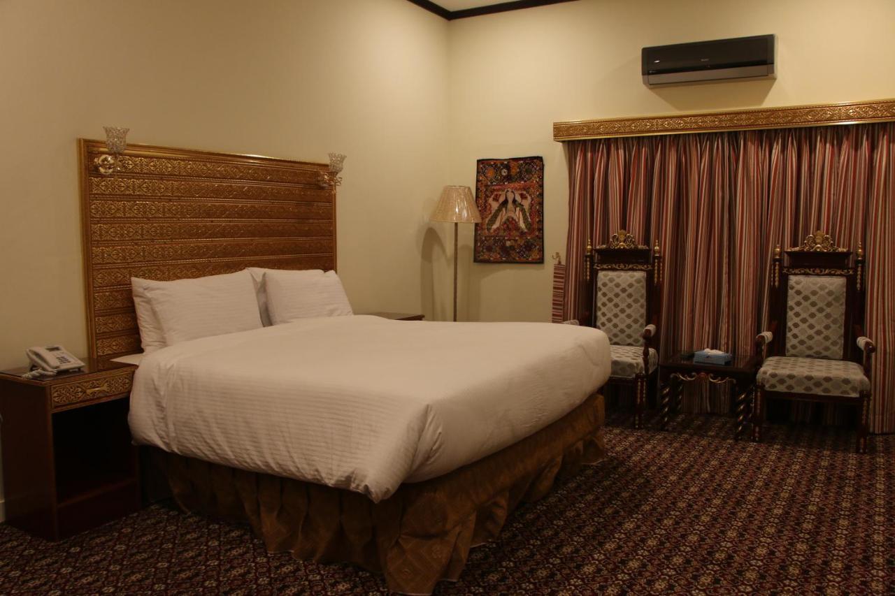 Indus Hotel Hyderabad Eksteriør billede