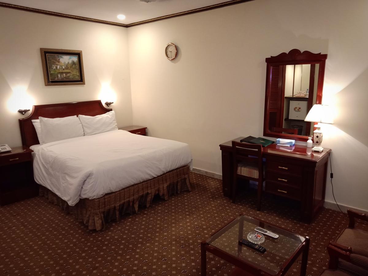 Indus Hotel Hyderabad Eksteriør billede