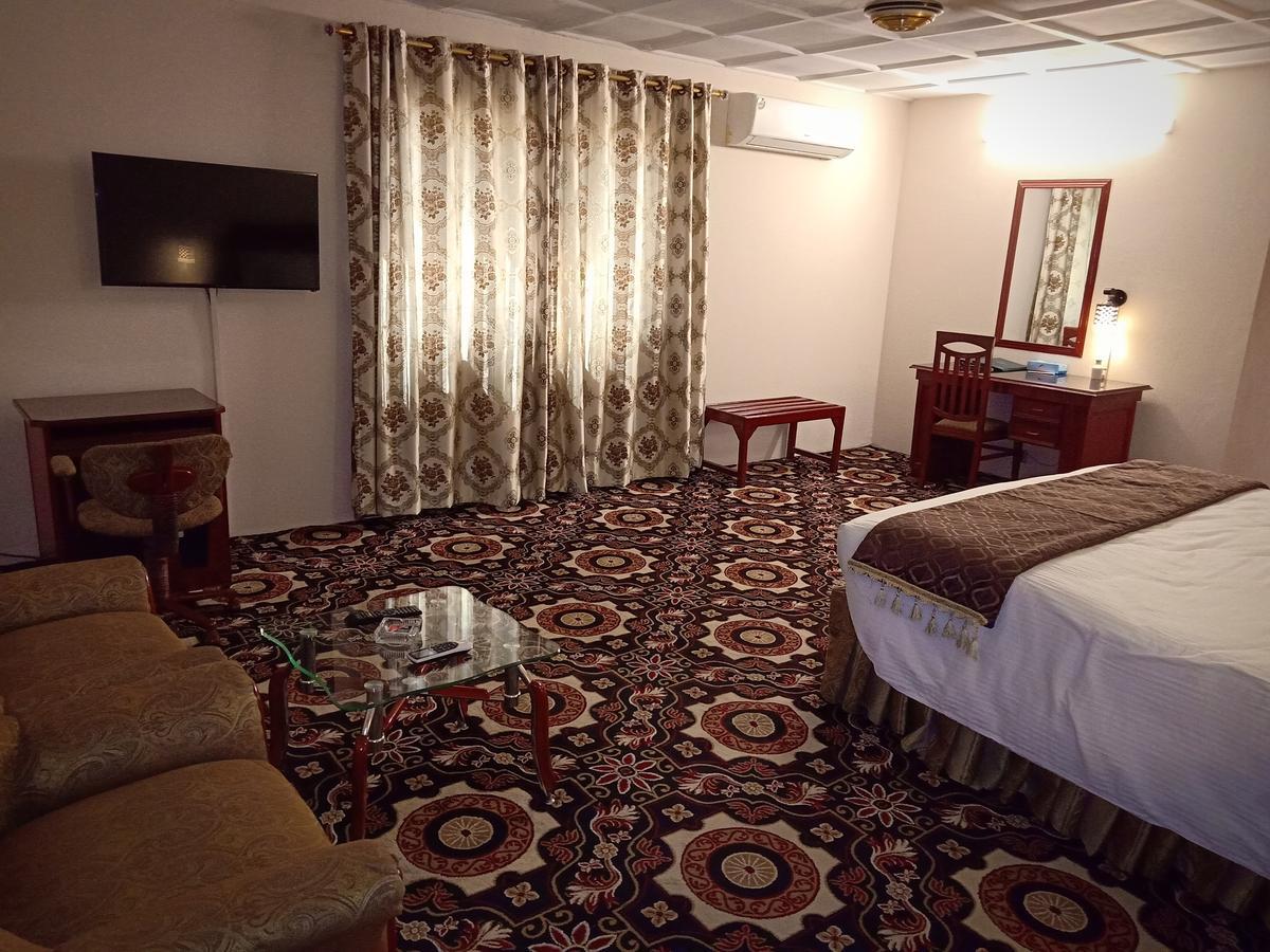 Indus Hotel Hyderabad Eksteriør billede