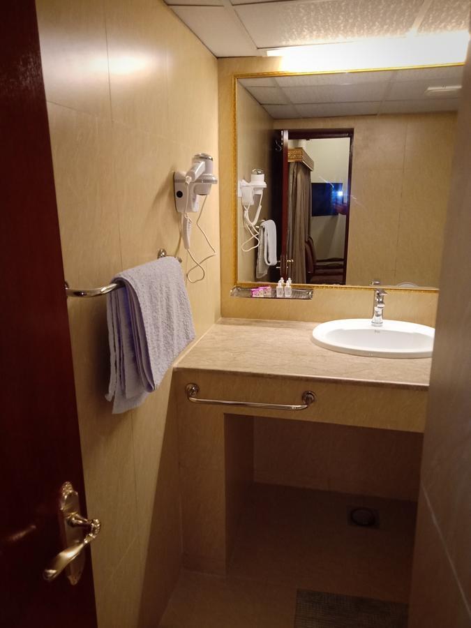 Indus Hotel Hyderabad Eksteriør billede
