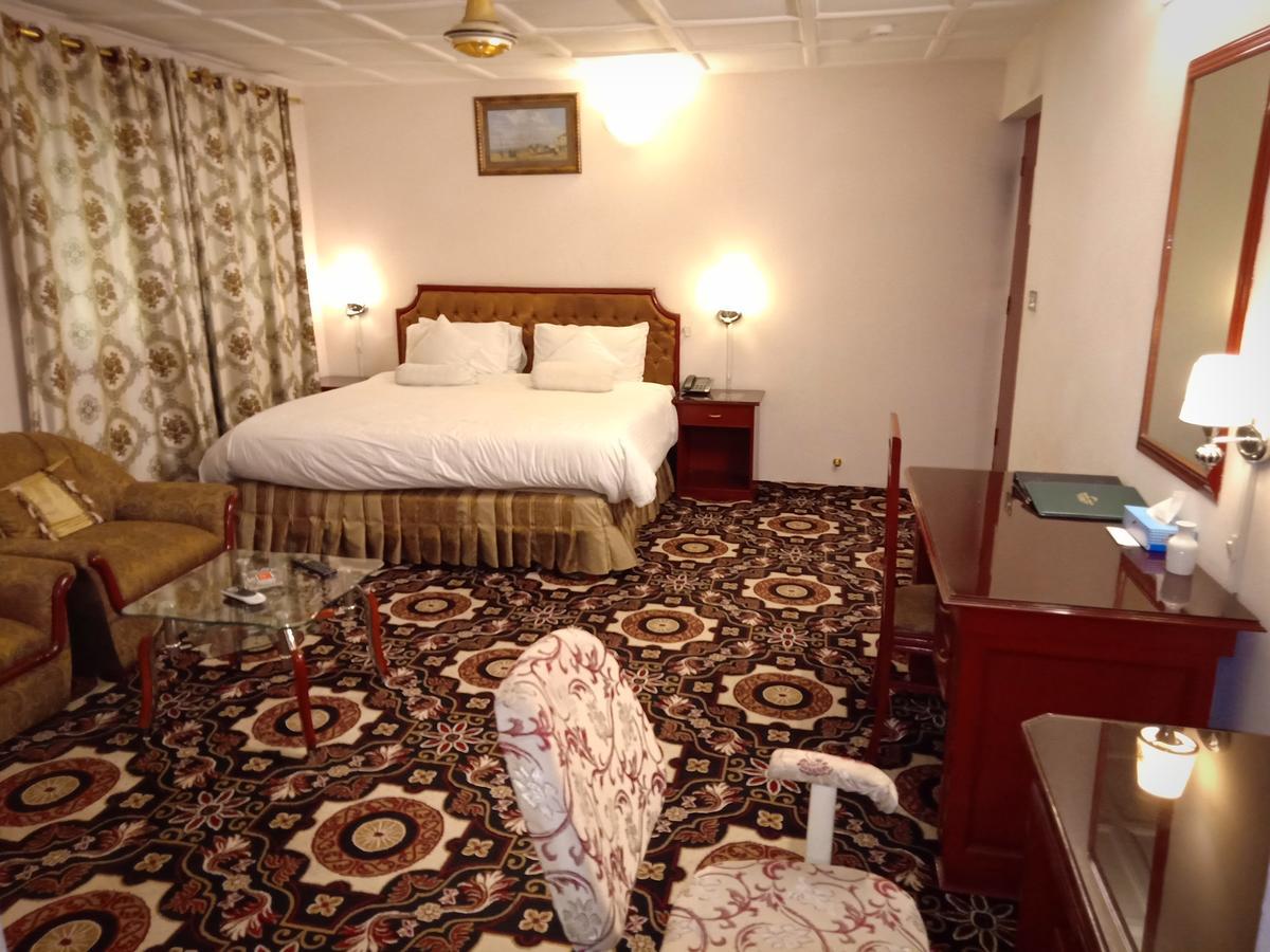 Indus Hotel Hyderabad Eksteriør billede