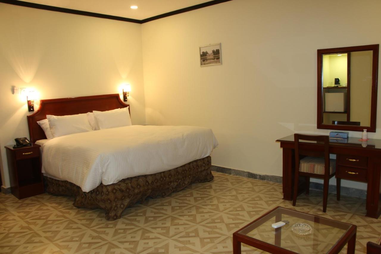 Indus Hotel Hyderabad Eksteriør billede